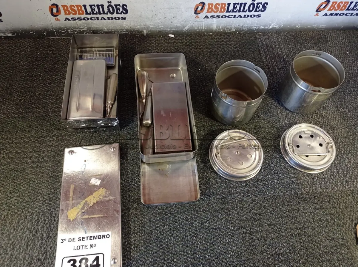LOTE 384 - 01 LOTE COM VÁRIOS INSTRUMENTAIS ODONTOLÓGICOS. (NO ESTADO) ATENÇÃO! FAZER A VISITAÇÃO ANTES DE ARREMATAR, NÃO SABEMOS SE FUNCIONA. LEILÃO NÃO TEM GARANTIA E NEM DEVOLUÇÃO, SUJEITO A POSSÍVEIS AVARIAS VISÍVEIS/OCULTAS E/OU AUSÊNCIA DE COMPONENTES.