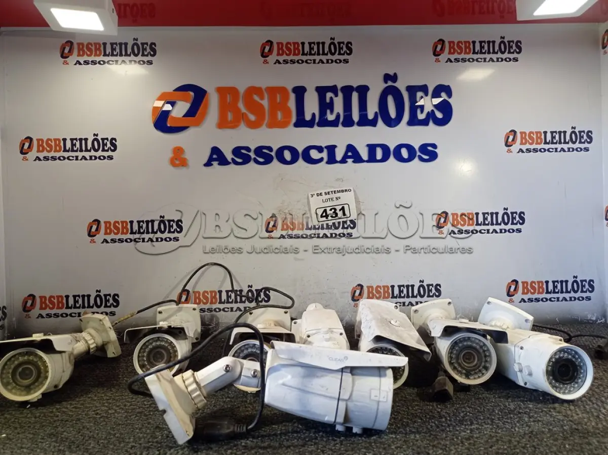 LOTE 431 - 01 LOTE COM VÁRIAS CÂMERAS DE SEGURANÇA MARCAS E MODELOS DIVERSOS. (NO ESTADO) ATENÇÃO! FAZER A VISITAÇÃO ANTES DE ARREMATAR, NÃO SABEMOS SE FUNCIONA. LEILÃO NÃO TEM GARANTIA E NEM DEVOLUÇÃO, SUJEITO A POSSÍVEIS AVARIAS VISÍVEIS/OCULTAS E/OU AUSÊNCIA DE COMPONENTES.