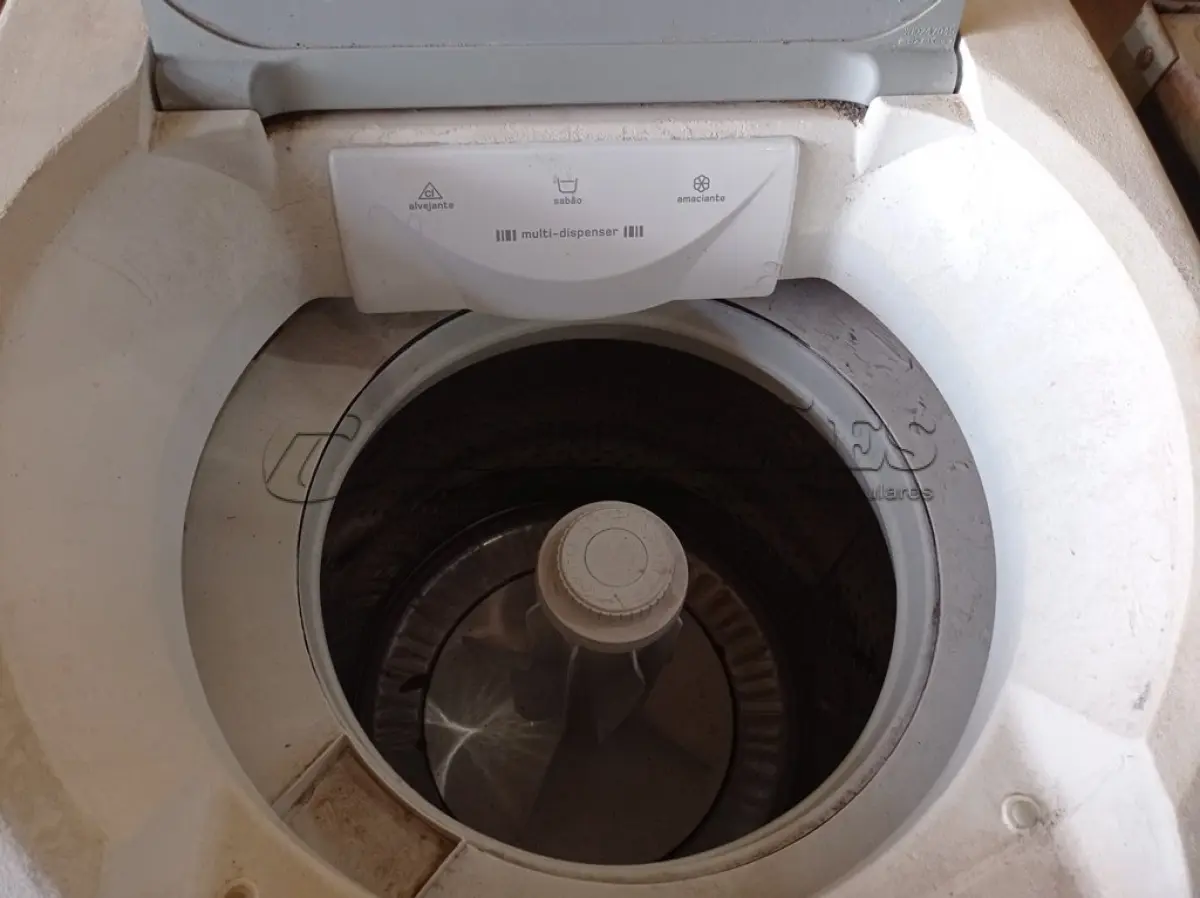 LOTE 327 - 01 MÁQUINA DE LAVAR ROUPAS MARCA BRASTEMP CAPACIDADE 11KG. (NO ESTADO) ATENÇÃO! FAZER A VISITAÇÃO ANTES DE ARREMATAR, NÃO SABEMOS SE FUNCIONA. LEILÃO NÃO TEM GARANTIA E NEM DEVOLUÇÃO, SUJEITO A POSSÍVEIS AVARIAS VISÍVEIS/OCULTAS E/OU AUSÊNCIA DE COMPONENTES.