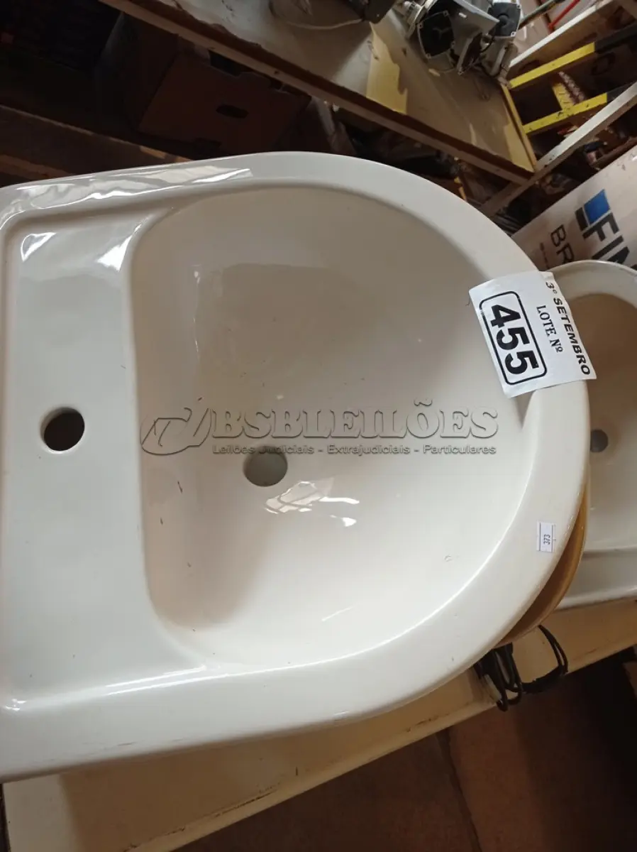 LOTE 455 - 02 CUBAS MARCAS E MODELOS DIVERSOS. (NO ESTADO) ATENÇÃO! FAZER A VISITAÇÃO ANTES DE ARREMATAR, NÃO SABEMOS SE FUNCIONA. LEILÃO NÃO TEM GARANTIA E NEM DEVOLUÇÃO, SUJEITO A POSSÍVEIS AVARIAS VISÍVEIS/OCULTAS E/OU AUSÊNCIA DE COMPONENTES.