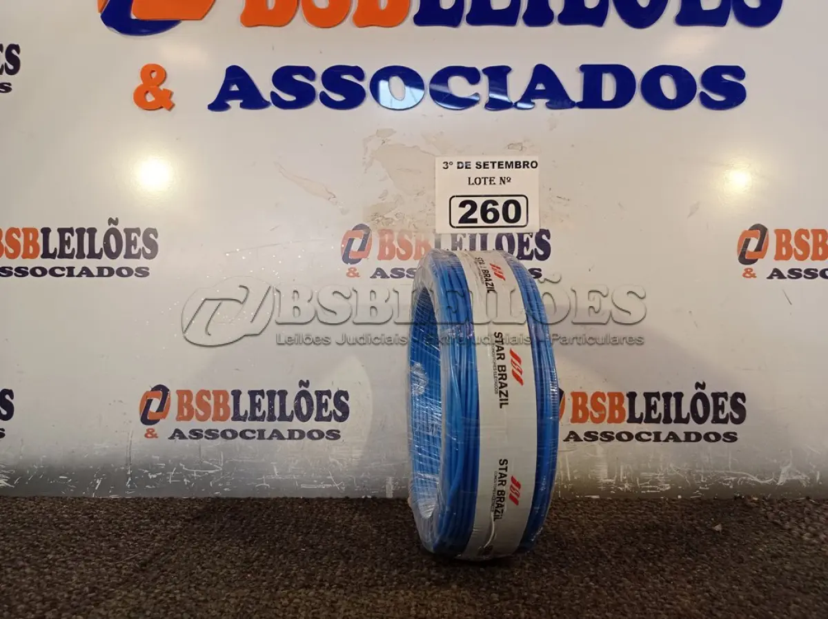LOTE 260 - 01 ROLO DE CABO FLEXÍVEL 100M, 2,5MM NA COR AZUL. (NO ESTADO) ATENÇÃO! FAZER A VISITAÇÃO ANTES DE ARREMATAR, NÃO SABEMOS SE FUNCIONA. LEILÃO NÃO TEM GARANTIA E NEM DEVOLUÇÃO, SUJEITO A POSSÍVEIS AVARIAS VISÍVEIS/OCULTAS E/OU AUSÊNCIA DE COMPONENTES.
