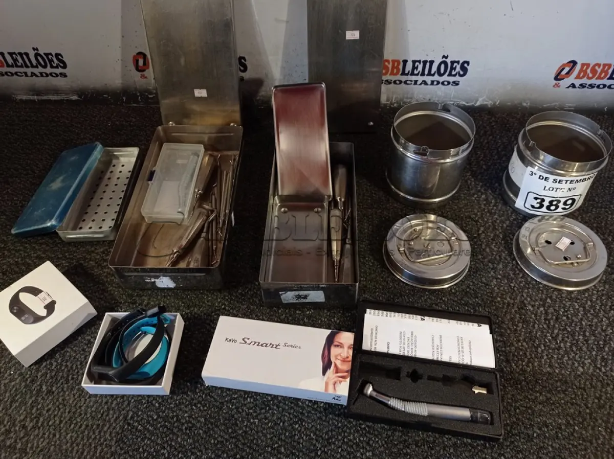 LOTE 389 - 01 LOTE COM VÁRIOS INSTRUMENTAIS ODONTOLÓGICOS. (NO ESTADO) ATENÇÃO! FAZER A VISITAÇÃO ANTES DE ARREMATAR, NÃO SABEMOS SE FUNCIONA. LEILÃO NÃO TEM GARANTIA E NEM DEVOLUÇÃO, SUJEITO A POSSÍVEIS AVARIAS VISÍVEIS/OCULTAS E/OU AUSÊNCIA DE COMPONENTES.
