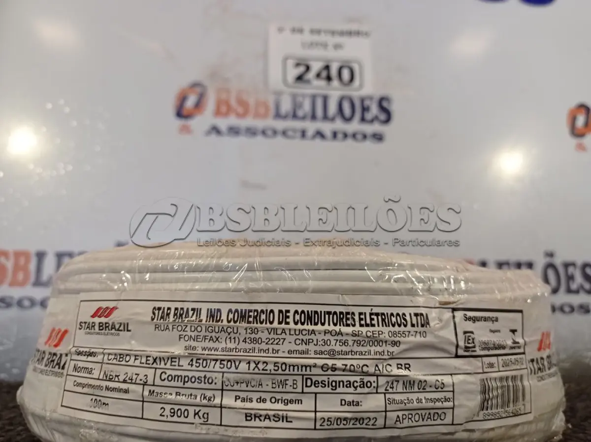 LOTE 240 - 01 ROLO DE CABO FLEXÍVEL 100M, 2,5MM NA COR BRANCA. (NO ESTADO) ATENÇÃO! FAZER A VISITAÇÃO ANTES DE ARREMATAR, NÃO SABEMOS SE FUNCIONA. LEILÃO NÃO TEM GARANTIA E NEM DEVOLUÇÃO, SUJEITO A POSSÍVEIS AVARIAS VISÍVEIS/OCULTAS E/OU AUSÊNCIA DE COMPONENTES.