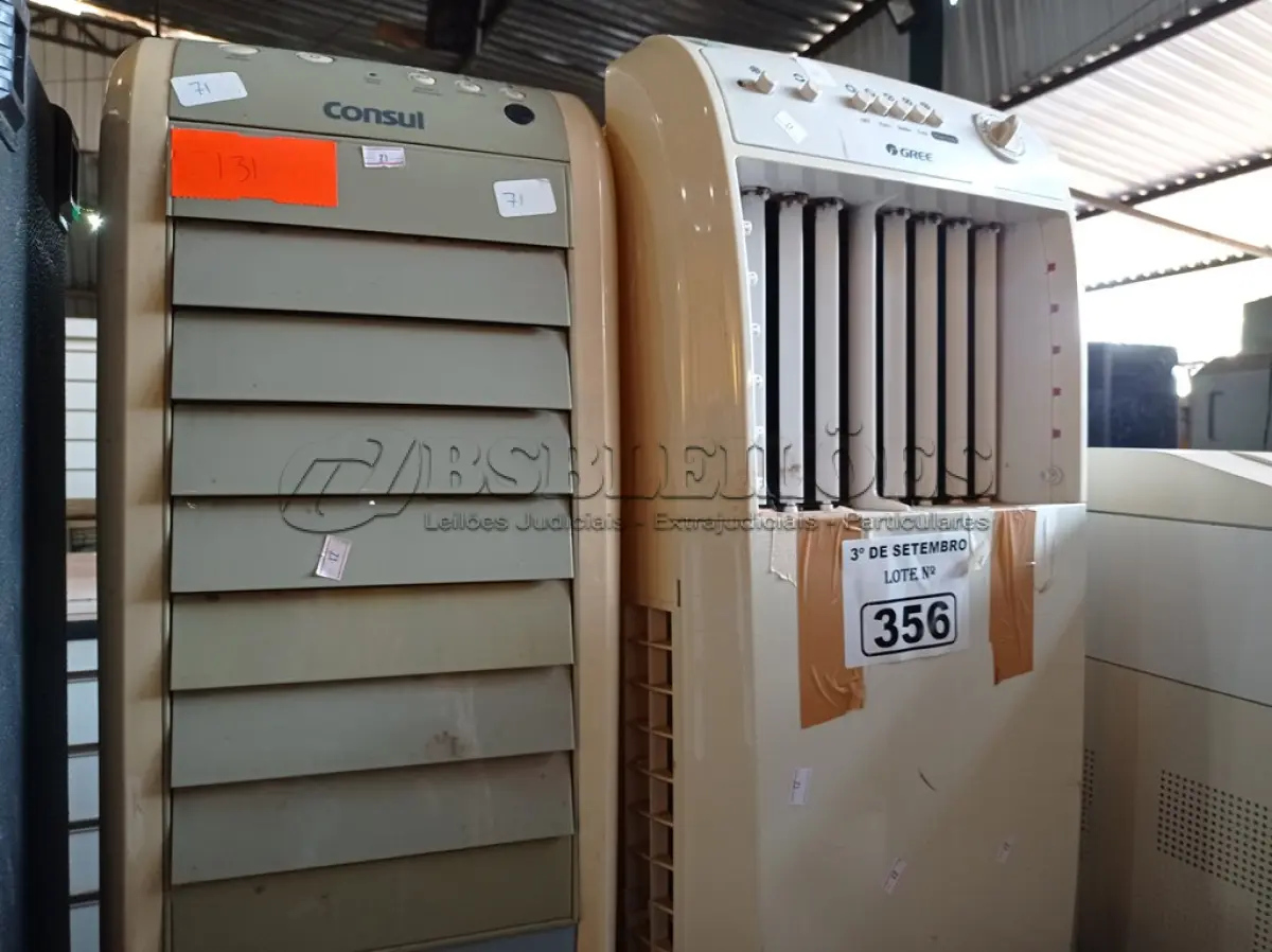 LOTE 356 - 02 CLIMATIZADORES MARCAS E MODELOS DIVERSOS. (NO ESTADO) ATENÇÃO! FAZER A VISITAÇÃO ANTES DE ARREMATAR, NÃO SABEMOS SE FUNCIONA. LEILÃO NÃO TEM GARANTIA E NEM DEVOLUÇÃO, SUJEITO A POSSÍVEIS AVARIAS VISÍVEIS/OCULTAS E/OU AUSÊNCIA DE COMPONENTES.
