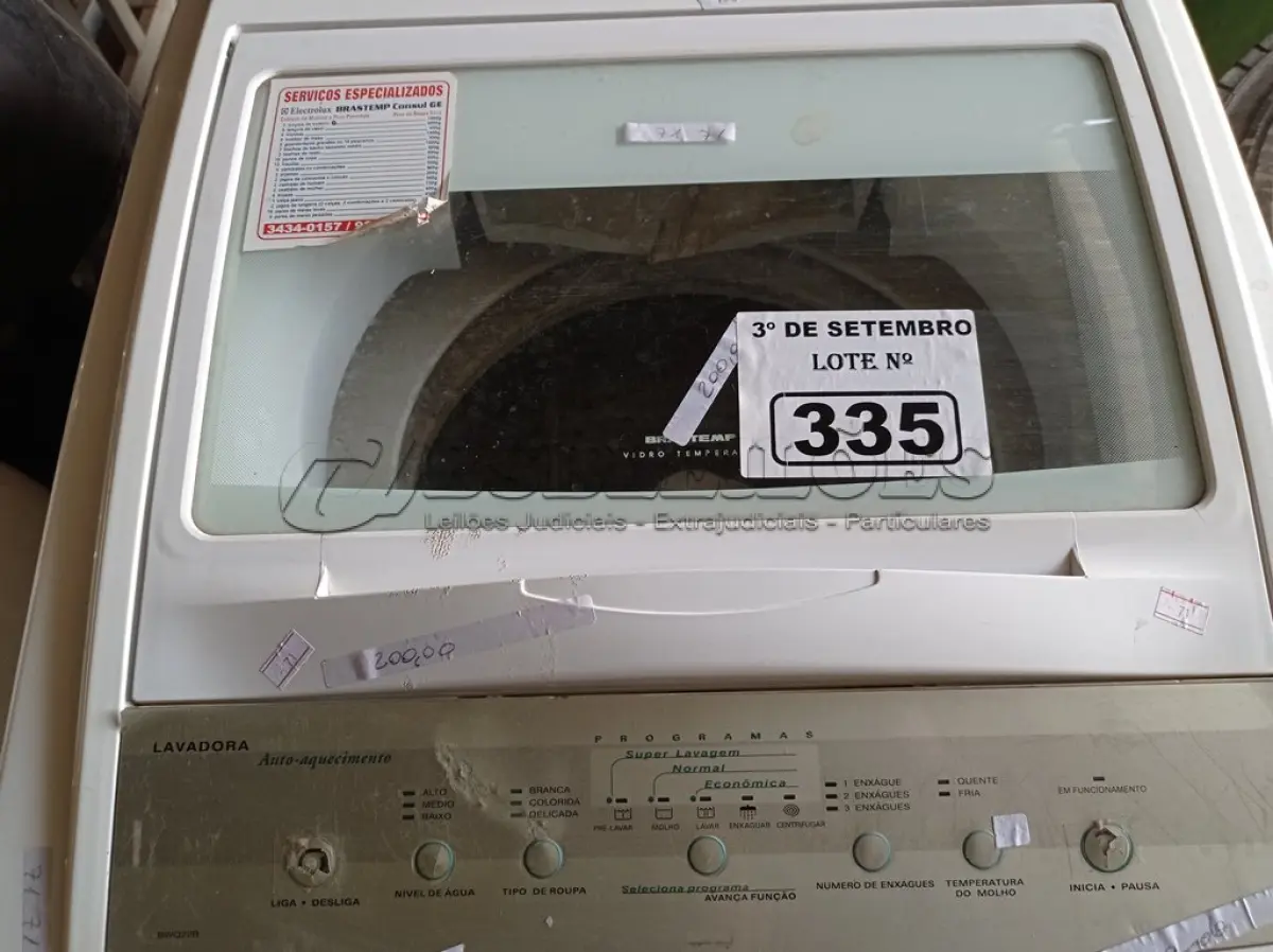 LOTE 335 - 01 MÁQUINA DE LAVAR ROUPAS MARCA BRASTEMP. (NO ESTADO) ATENÇÃO! FAZER A VISITAÇÃO ANTES DE ARREMATAR, NÃO SABEMOS SE FUNCIONA. LEILÃO NÃO TEM GARANTIA E NEM DEVOLUÇÃO, SUJEITO A POSSÍVEIS AVARIAS VISÍVEIS/OCULTAS E/OU AUSÊNCIA DE COMPONENTES.