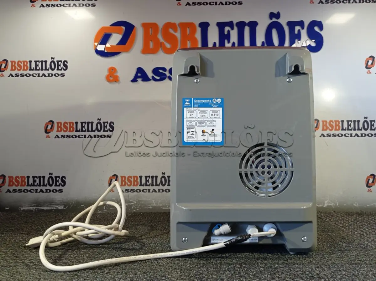 LOTE 444 - 01 PURIFICADOR DE ÁGUA MARCA ELECTROLUX. (NO ESTADO) ATENÇÃO! FAZER A VISITAÇÃO ANTES DE ARREMATAR, NÃO SABEMOS SE FUNCIONA. LEILÃO NÃO TEM GARANTIA E NEM DEVOLUÇÃO, SUJEITO A POSSÍVEIS AVARIAS VISÍVEIS/OCULTAS E/OU AUSÊNCIA DE COMPONENTES.