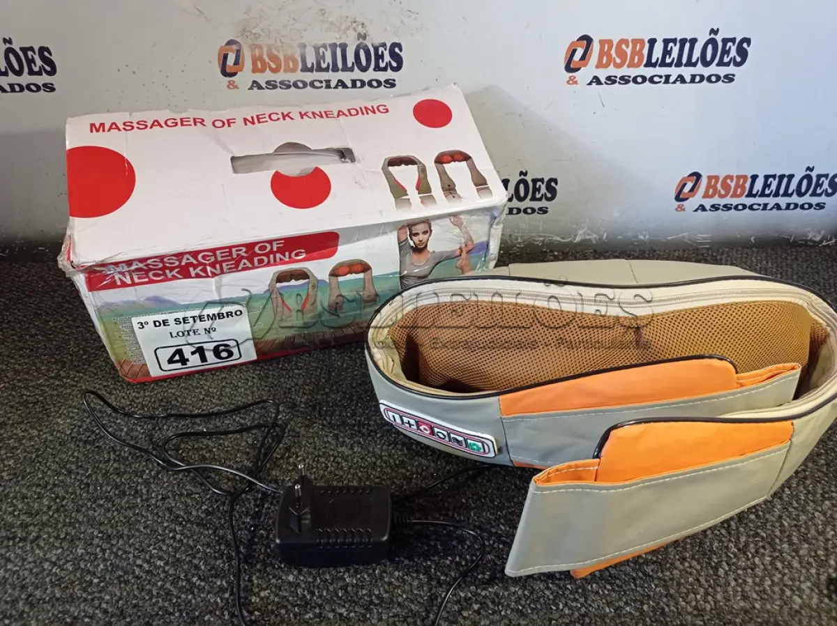 LOTE 416 - 01 MASSAGEADOR NECK KNEADING. (NO ESTADO) ATENÇÃO! FAZER A VISITAÇÃO ANTES DE ARREMATAR, NÃO SABEMOS SE FUNCIONA. LEILÃO NÃO TEM GARANTIA E NEM DEVOLUÇÃO, SUJEITO A POSSÍVEIS AVARIAS VISÍVEIS/OCULTAS E/OU AUSÊNCIA DE COMPONENTES.