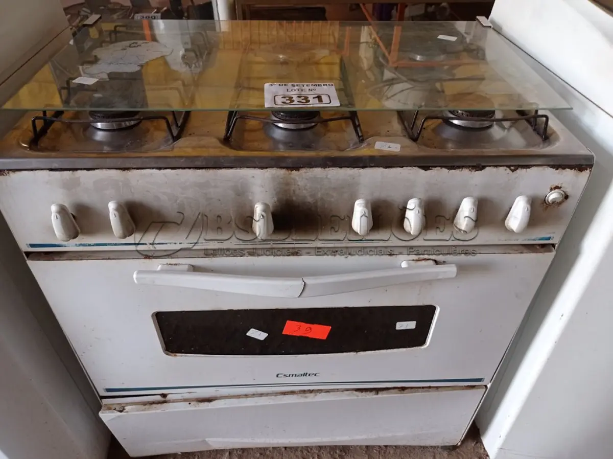 LOTE 331 - 01 FOGÃO A GÁS 06 BOCAS MARCA ESMALTEC. (NO ESTADO) ATENÇÃO! FAZER A VISITAÇÃO ANTES DE ARREMATAR, NÃO SABEMOS SE FUNCIONA. LEILÃO NÃO TEM GARANTIA E NEM DEVOLUÇÃO, SUJEITO A POSSÍVEIS AVARIAS VISÍVEIS/OCULTAS E/OU AUSÊNCIA DE COMPONENTES.