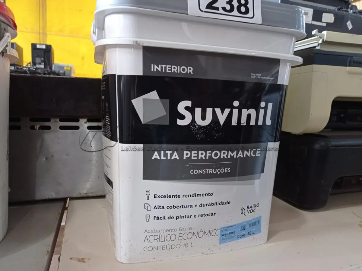 LOTE 238 - 01 BALDE DE TINTA SUVINIL INTERIORES ACRÍLICO FOSCO 18L NA COR FOSCO BRANCO. (NO ESTADO) ATENÇÃO! FAZER A VISITAÇÃO ANTES DE ARREMATAR, NÃO SABEMOS SE FUNCIONA. LEILÃO NÃO TEM GARANTIA E NEM DEVOLUÇÃO, SUJEITO A POSSÍVEIS AVARIAS VISÍVEIS/OCULTAS E/OU AUSÊNCIA DE COMPONENTES.
