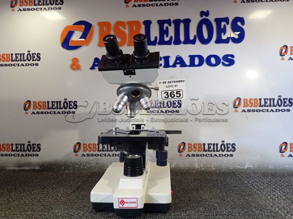 LOTE 365 - 01 MICROSCÓPIO. (NO ESTADO) ATENÇÃO! FAZER A VISITAÇÃO ANTES DE ARREMATAR, NÃO SABEMOS SE FUNCIONA. LEILÃO NÃO TEM GARANTIA E NEM DEVOLUÇÃO, SUJEITO A POSSÍVEIS AVARIAS VISÍVEIS/OCULTAS E/OU AUSÊNCIA DE COMPONENTES.