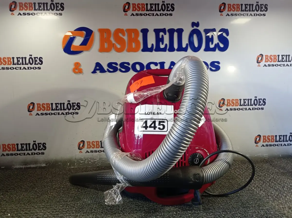 LOTE 445 - 01 ASPIRADOR DE PÓ MARCA BOSCH. (NO ESTADO) ATENÇÃO! FAZER A VISITAÇÃO ANTES DE ARREMATAR, NÃO SABEMOS SE FUNCIONA. LEILÃO NÃO TEM GARANTIA E NEM DEVOLUÇÃO, SUJEITO A POSSÍVEIS AVARIAS VISÍVEIS/OCULTAS E/OU AUSÊNCIA DE COMPONENTES.