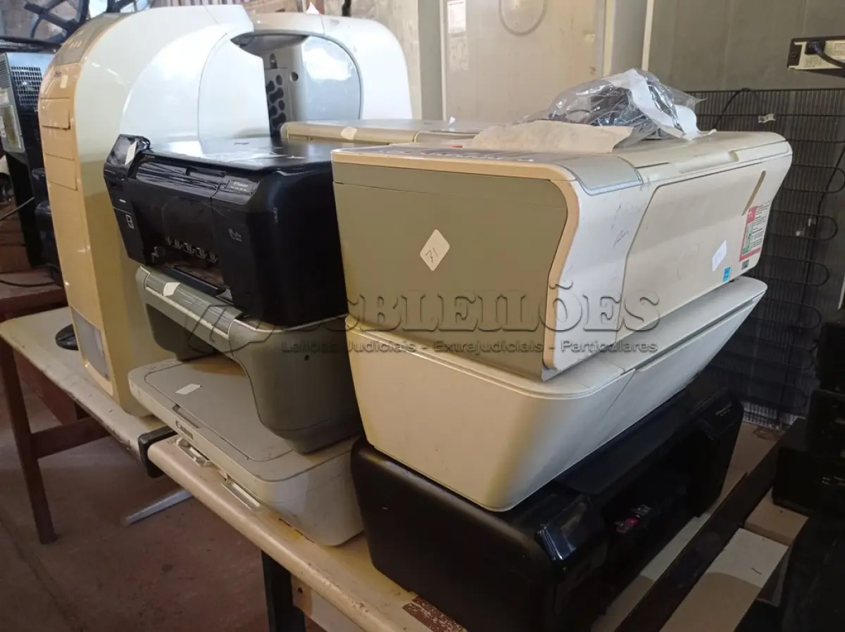 LOTE 511 - 09 IMPRESSORAS MARCAS E MODELOS DIVERSOS PARA RETIRADA DE PEÇAS. (NO ESTADO) ATENÇÃO! FAZER A VISITAÇÃO ANTES DE ARREMATAR, NÃO SABEMOS SE FUNCIONA. LEILÃO NÃO TEM GARANTIA E NEM DEVOLUÇÃO, SUJEITO A POSSÍVEIS AVARIAS VISÍVEIS/OCULTAS E/OU AUSÊNCIA DE COMPONENTES.