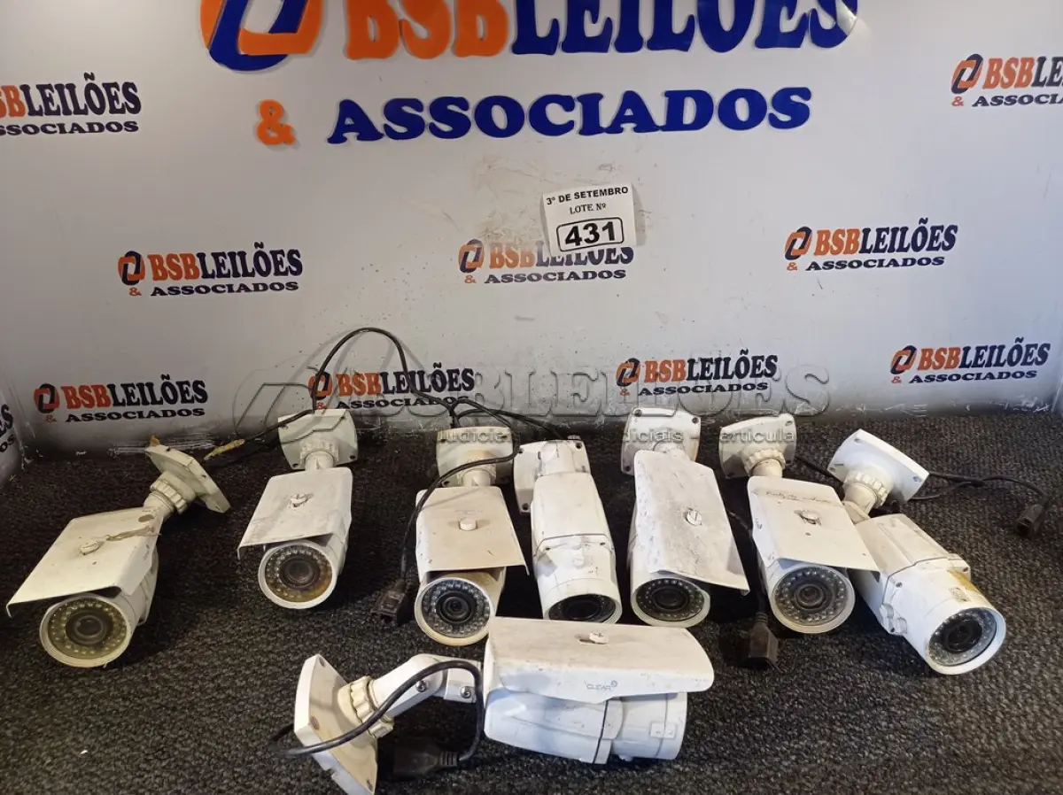 LOTE 431 - 01 LOTE COM VÁRIAS CÂMERAS DE SEGURANÇA MARCAS E MODELOS DIVERSOS. (NO ESTADO) ATENÇÃO! FAZER A VISITAÇÃO ANTES DE ARREMATAR, NÃO SABEMOS SE FUNCIONA. LEILÃO NÃO TEM GARANTIA E NEM DEVOLUÇÃO, SUJEITO A POSSÍVEIS AVARIAS VISÍVEIS/OCULTAS E/OU AUSÊNCIA DE COMPONENTES.