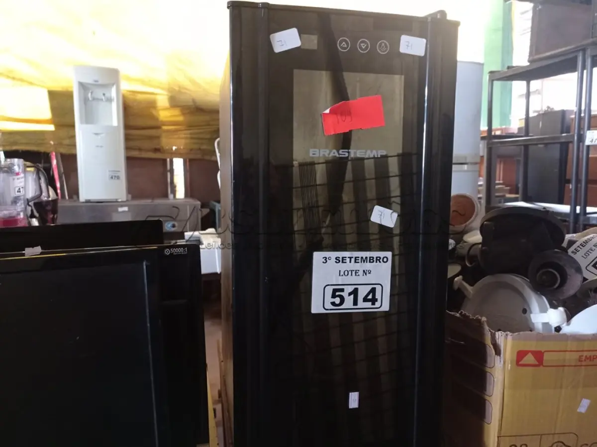 LOTE 514 - 01 ADEGA MARCA BRASTEMP 220V. (NO ESTADO) ATENÇÃO! FAZER A VISITAÇÃO ANTES DE ARREMATAR, NÃO SABEMOS SE FUNCIONA. LEILÃO NÃO TEM GARANTIA E NEM DEVOLUÇÃO, SUJEITO A POSSÍVEIS AVARIAS VISÍVEIS/OCULTAS E/OU AUSÊNCIA DE COMPONENTES.