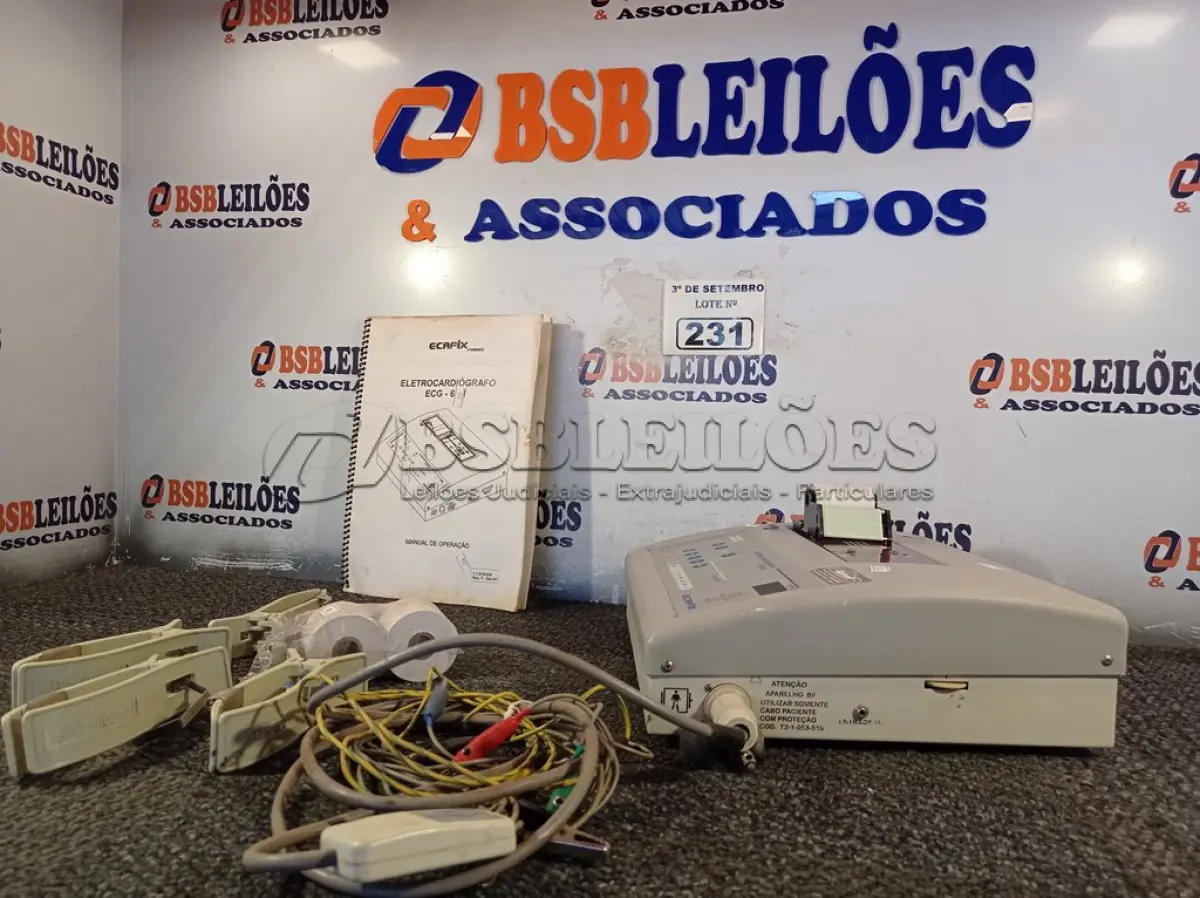 LOTE 231 - 01 ELETROCARDIÓGRAFO. (NO ESTADO) ATENÇÃO! FAZER A VISITAÇÃO ANTES DE ARREMATAR, NÃO SABEMOS SE FUNCIONA. LEILÃO NÃO TEM GARANTIA E NEM DEVOLUÇÃO, SUJEITO A POSSÍVEIS AVARIAS VISÍVEIS/OCULTAS E/OU AUSÊNCIA DE COMPONENTES.