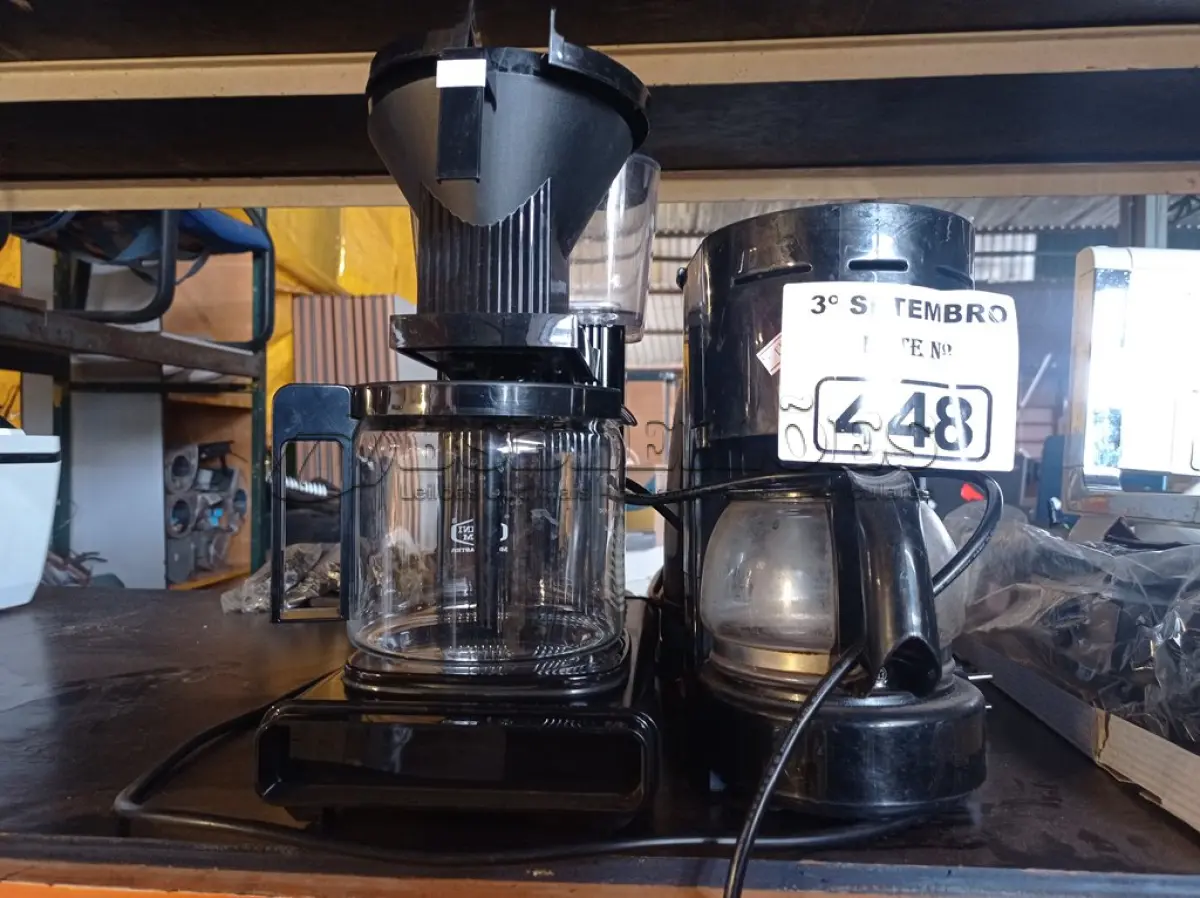 LOTE 448 - 02 CAFETEIRAS E 01 CHALEIRA ELÉTRICA MARCAS E MODELOS DIVERSOS. (NO ESTADO) ATENÇÃO! FAZER A VISITAÇÃO ANTES DE ARREMATAR, NÃO SABEMOS SE FUNCIONA. LEILÃO NÃO TEM GARANTIA E NEM DEVOLUÇÃO, SUJEITO A POSSÍVEIS AVARIAS VISÍVEIS/OCULTAS E/OU AUSÊNCIA DE COMPONENTES.