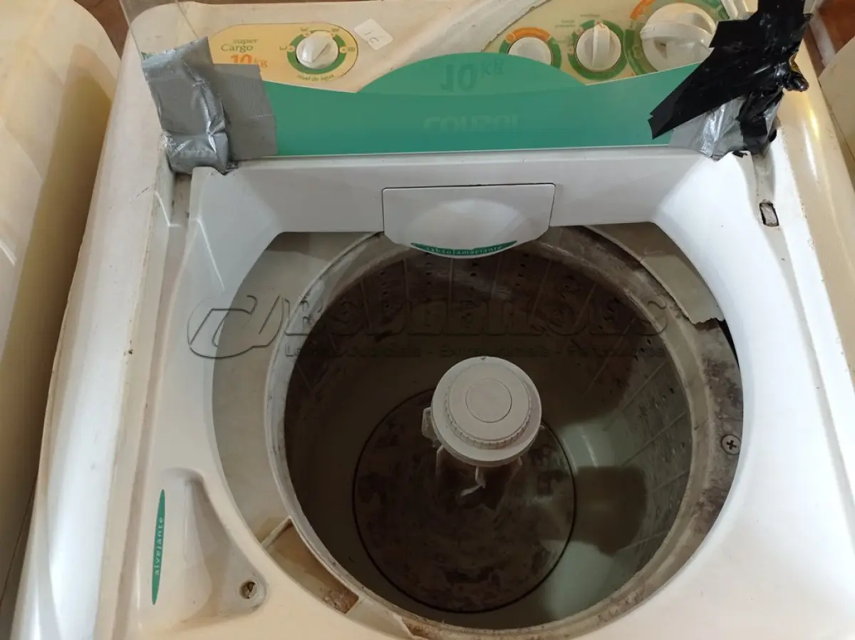 LOTE 310 - 01 MÁQUINA DE LAVAR ROUPAS MARCA CÔNSUL CAPACIDADE 10KG 220V. (NO ESTADO) ATENÇÃO! FAZER A VISITAÇÃO ANTES DE ARREMATAR, NÃO SABEMOS SE FUNCIONA. LEILÃO NÃO TEM GARANTIA E NEM DEVOLUÇÃO, SUJEITO A POSSÍVEIS AVARIAS VISÍVEIS/OCULTAS E/OU AUSÊNCIA DE COMPONENTES.
