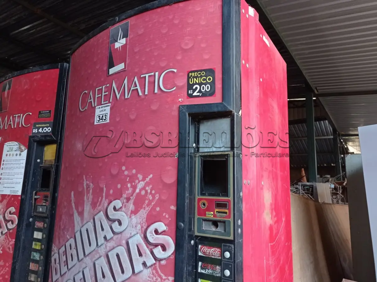 LOTE 343 - 01 MÁQUINA CAFEMATIC BEBIDAS GELADAS COM AVARIAS.  (NO ESTADO) ATENÇÃO! FAZER A VISITAÇÃO ANTES DE ARREMATAR, NÃO SABEMOS SE FUNCIONA. LEILÃO NÃO TEM GARANTIA E NEM DEVOLUÇÃO, SUJEITO A POSSÍVEIS AVARIAS VISÍVEIS/OCULTAS E/OU AUSÊNCIA DE COMPONENTES.