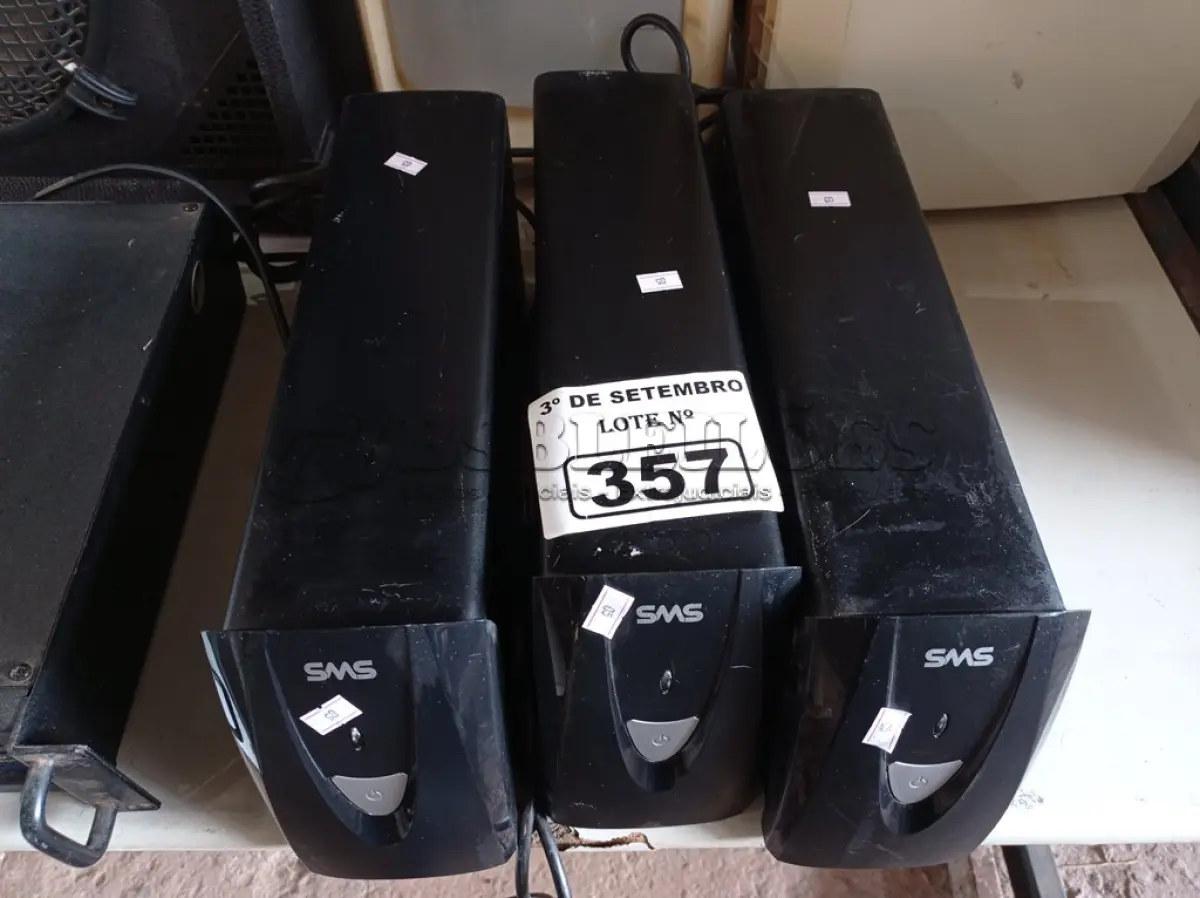 LOTE 357 - 03 NOBREAKS MARCAS SMS 700VA. (NO ESTADO) ATENÇÃO! FAZER A VISITAÇÃO ANTES DE ARREMATAR, NÃO SABEMOS SE FUNCIONA. LEILÃO NÃO TEM GARANTIA E NEM DEVOLUÇÃO, SUJEITO A POSSÍVEIS AVARIAS VISÍVEIS/OCULTAS E/OU AUSÊNCIA DE COMPONENTES.