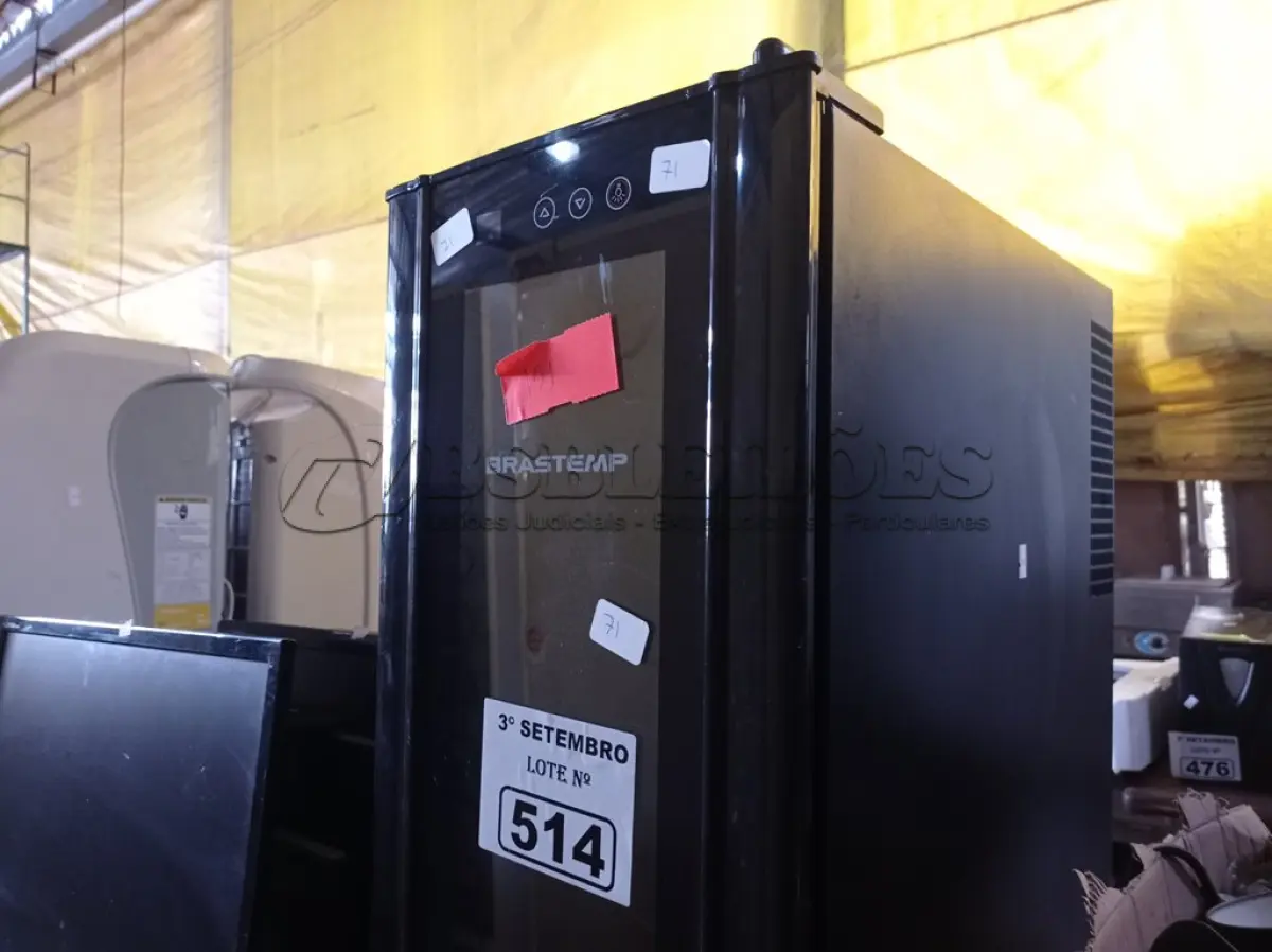 LOTE 514 - 01 ADEGA MARCA BRASTEMP 220V. (NO ESTADO) ATENÇÃO! FAZER A VISITAÇÃO ANTES DE ARREMATAR, NÃO SABEMOS SE FUNCIONA. LEILÃO NÃO TEM GARANTIA E NEM DEVOLUÇÃO, SUJEITO A POSSÍVEIS AVARIAS VISÍVEIS/OCULTAS E/OU AUSÊNCIA DE COMPONENTES.