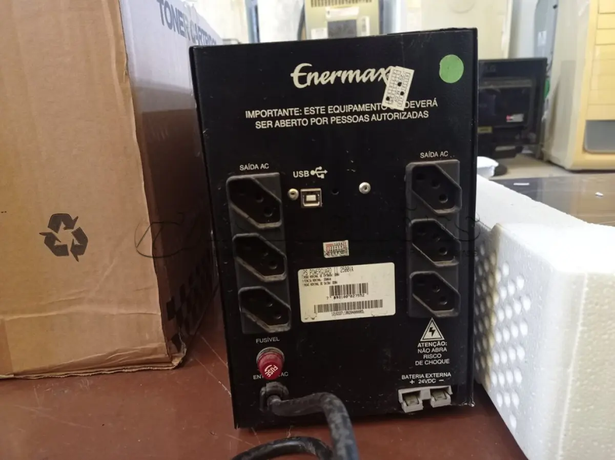 LOTE 476 - 01 NOBREAK MARCA ENERMAX 2500VA. (NO ESTADO) ATENÇÃO! FAZER A VISITAÇÃO ANTES DE ARREMATAR, NÃO SABEMOS SE FUNCIONA. LEILÃO NÃO TEM GARANTIA E NEM DEVOLUÇÃO, SUJEITO A POSSÍVEIS AVARIAS VISÍVEIS/OCULTAS E/OU AUSÊNCIA DE COMPONENTES.
