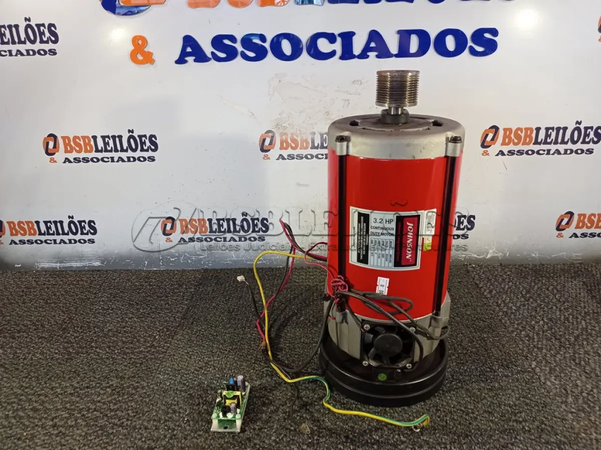 LOTE 344 - 01 MOTOR ELÉTRICO JOHNSON 3.2HP CORRENTE CONTÍNUA MODELO JM-02-002. (NO ESTADO) ATENÇÃO! FAZER A VISITAÇÃO ANTES DE ARREMATAR, NÃO SABEMOS SE FUNCIONA. LEILÃO NÃO TEM GARANTIA E NEM DEVOLUÇÃO, SUJEITO A POSSÍVEIS AVARIAS VISÍVEIS/OCULTAS E/OU AUSÊNCIA DE COMPONENTES.