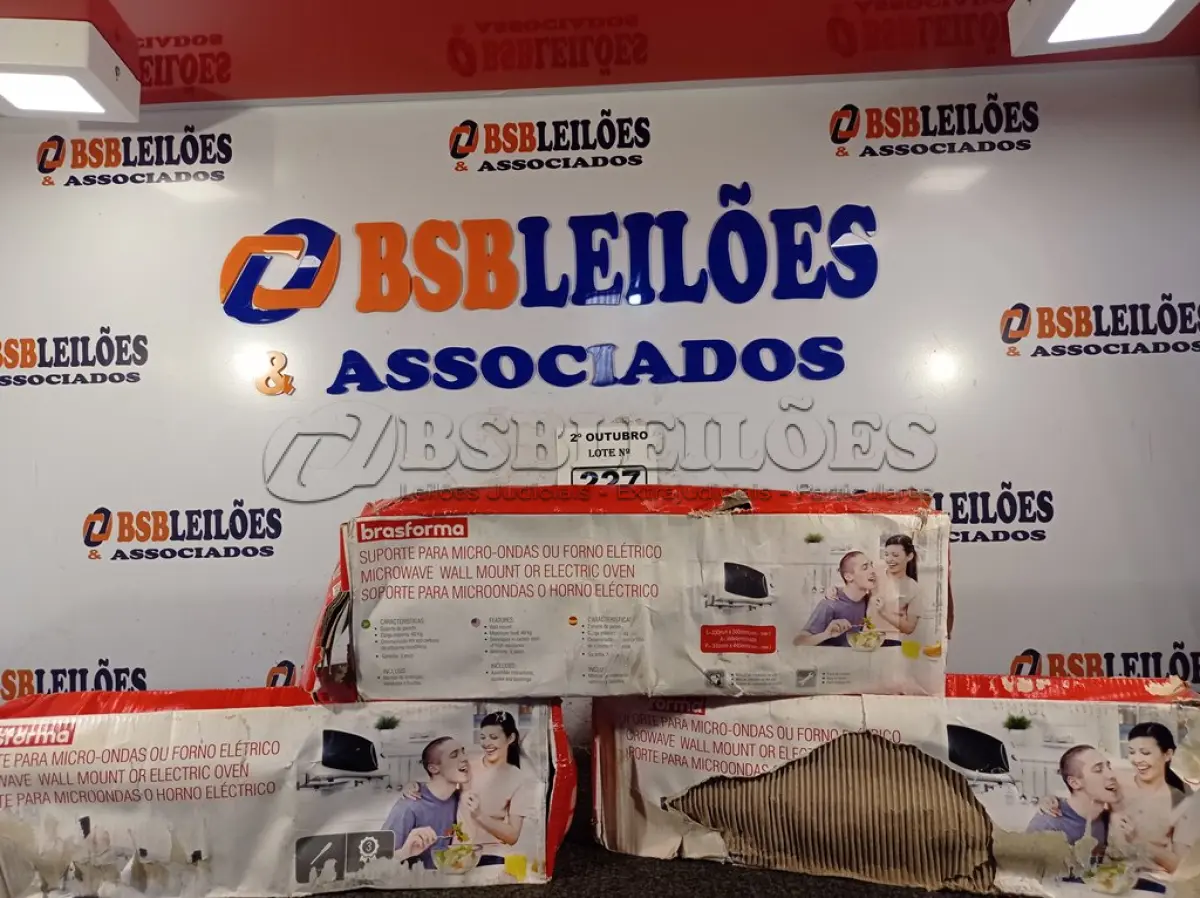 LOTE 227 - 03 SUPORTES PARA MICRO-ONDAS OU FORNO ELÉTRICO. (NO ESTADO) ATENÇÃO! FAZER A VISITAÇÃO ANTES DE ARREMATAR, NÃO SABEMOS SE FUNCIONA. LEILÃO NÃO TEM GARANTIA E NEM DEVOLUÇÃO, SUJEITO A POSSÍVEIS AVARIAS VISÍVEIS/OCULTAS E/OU AUSÊNCIA DE COMPONENTES.