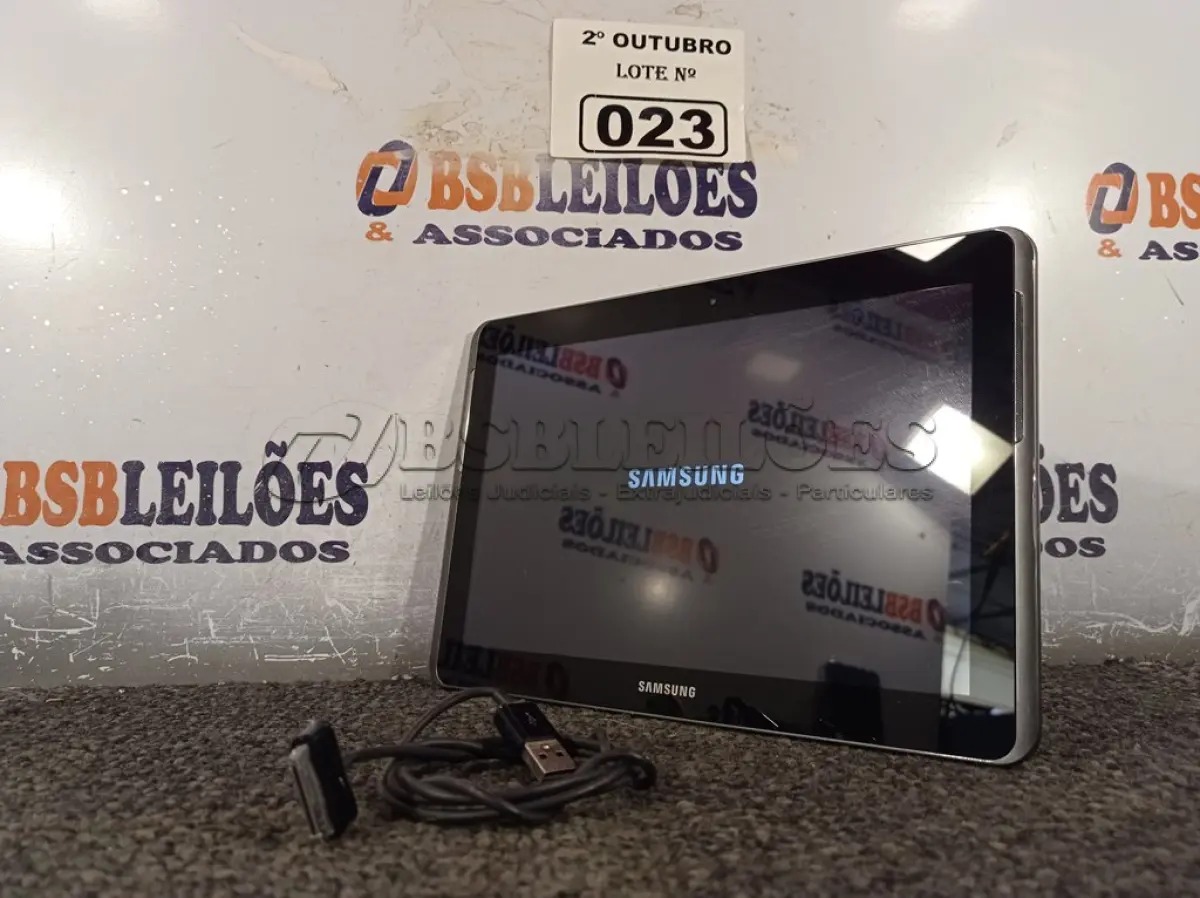 LOTE 023 - 01 TABLET SAMSUNG TAB2 10.1 COM CABO. (NO ESTADO) ATENÇÃO! FAZER A VISITAÇÃO ANTES DE ARREMATAR, NÃO SABEMOS SE FUNCIONA. LEILÃO NÃO TEM GARANTIA E NEM DEVOLUÇÃO, SUJEITO A POSSÍVEIS AVARIAS VISÍVEIS/OCULTAS E/OU AUSÊNCIA DE COMPONENTES.