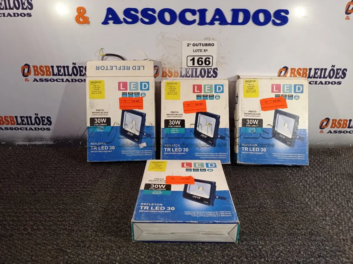 LOTE 166 - 04 REFLETORES DE LED 30W. (NO ESTADO) ATENÇÃO! FAZER A VISITAÇÃO ANTES DE ARREMATAR, NÃO SABEMOS SE FUNCIONA. LEILÃO NÃO TEM GARANTIA E NEM DEVOLUÇÃO, SUJEITO A POSSÍVEIS AVARIAS VISÍVEIS/OCULTAS E/OU AUSÊNCIA DE COMPONENTES.