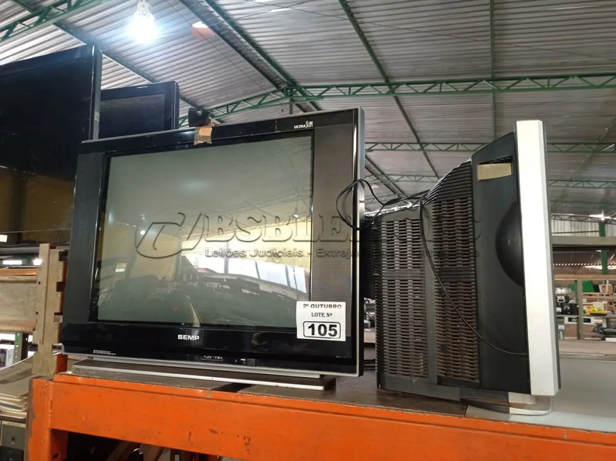 LOTE 105 - 02 TV’S DE TUBO MARCAS E MODELOS DIVERSOS PARA RETIRADA DE PEÇAS. (NO ESTADO) ATENÇÃO! FAZER A VISITAÇÃO ANTES DE ARREMATAR, NÃO SABEMOS SE FUNCIONA. LEILÃO NÃO TEM GARANTIA E NEM DEVOLUÇÃO, SUJEITO A POSSÍVEIS AVARIAS VISÍVEIS/OCULTAS E/OU AUSÊNCIA DE COMPONENTES.