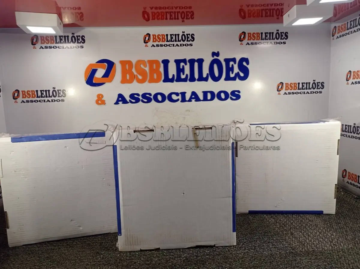 LOTE 074 - 03 LUMINÁRIAS DE EMBUTIR MARCAS EDIBRAZ. (NO ESTADO) ATENÇÃO! FAZER A VISITAÇÃO ANTES DE ARREMATAR, NÃO SABEMOS SE FUNCIONA. LEILÃO NÃO TEM GARANTIA E NEM DEVOLUÇÃO, SUJEITO A POSSÍVEIS AVARIAS VISÍVEIS/OCULTAS E/OU AUSÊNCIA DE COMPONENTES.