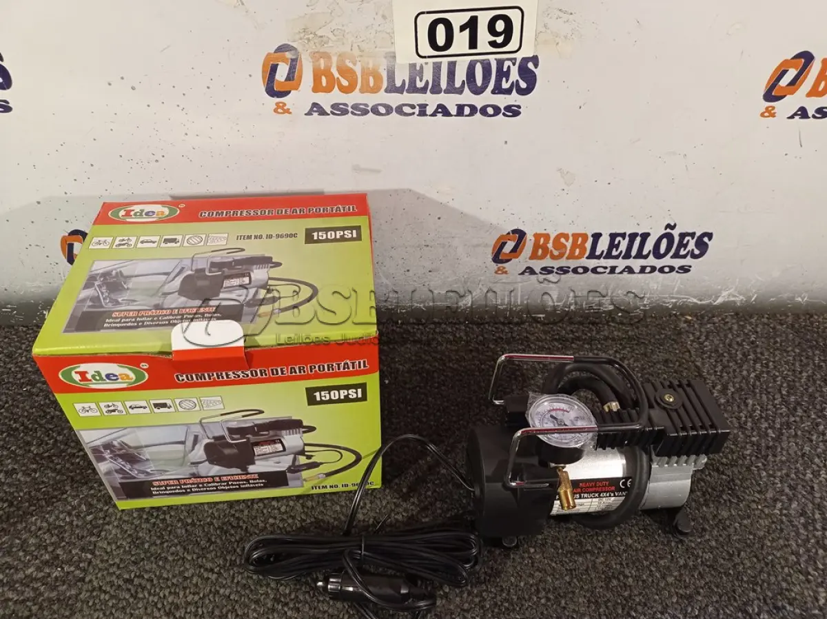 LOTE 019 - 01 MINI COMPRESSOR DE AR 12V 150 PSI. (NO ESTADO) ATENÇÃO! FAZER A VISITAÇÃO ANTES DE ARREMATAR, NÃO SABEMOS SE FUNCIONA. LEILÃO NÃO TEM GARANTIA E NEM DEVOLUÇÃO, SUJEITO A POSSÍVEIS AVARIAS VISÍVEIS/OCULTAS E/OU AUSÊNCIA DE COMPONENTES.