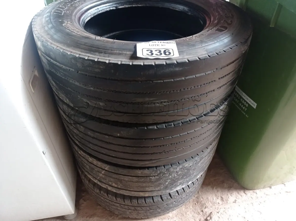 LOTE 336 - 01 RODA COM PNEU PARA CAMINHÃO ¾ 225/75/16 E 03 PNEUS PARA CAMINHÃO ¾ 215/75/17.5. (NO ESTADO) ATENÇÃO! FAZER A VISITAÇÃO ANTES DE ARREMATAR, NÃO SABEMOS SE FUNCIONA. LEILÃO NÃO TEM GARANTIA E NEM DEVOLUÇÃO, SUJEITO A POSSÍVEIS AVARIAS VISÍVEIS/OCULTAS E/OU AUSÊNCIA DE COMPONENTES.