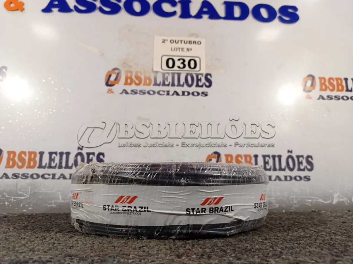 LOTE 030 - 01 ROLO DE CABO FLEXÍVEL 100M 2,5MM NA COR PRETA. (NO ESTADO) ATENÇÃO! FAZER A VISITAÇÃO ANTES DE ARREMATAR, NÃO SABEMOS SE FUNCIONA. LEILÃO NÃO TEM GARANTIA E NEM DEVOLUÇÃO, SUJEITO A POSSÍVEIS AVARIAS VISÍVEIS/OCULTAS E/OU AUSÊNCIA DE COMPONENTES.