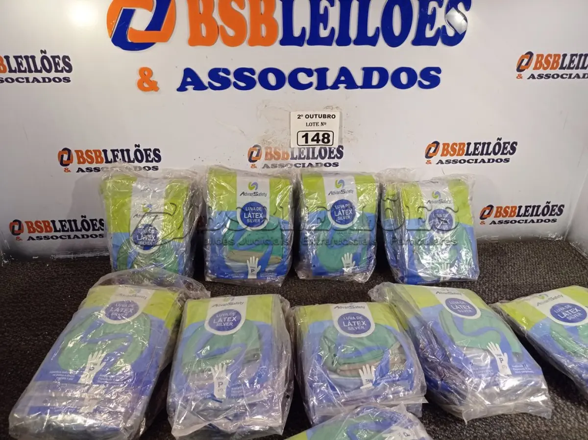 LOTE 148 - 10 PACOTES DE LUVAS DE LÁTEX TAMANHO “P”. (NO ESTADO) ATENÇÃO! FAZER A VISITAÇÃO ANTES DE ARREMATAR, NÃO SABEMOS SE FUNCIONA. LEILÃO NÃO TEM GARANTIA E NEM DEVOLUÇÃO, SUJEITO A POSSÍVEIS AVARIAS VISÍVEIS/OCULTAS E/OU AUSÊNCIA DE COMPONENTES.