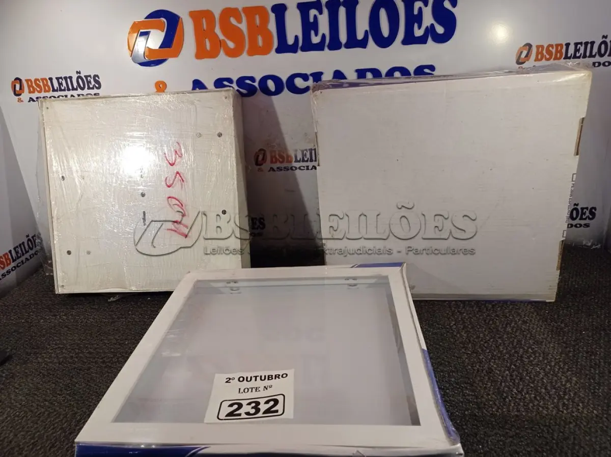 LOTE 232 - 03 LUMINÁRIAS DE EMBUTIR MARCAS EDIBRAZ. (NO ESTADO) ATENÇÃO! FAZER A VISITAÇÃO ANTES DE ARREMATAR, NÃO SABEMOS SE FUNCIONA. LEILÃO NÃO TEM GARANTIA E NEM DEVOLUÇÃO, SUJEITO A POSSÍVEIS AVARIAS VISÍVEIS/OCULTAS E/OU AUSÊNCIA DE COMPONENTES.