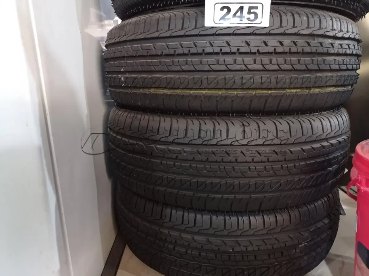 LOTE 245 - 04 PNEUS REMOLD NAS MEDIDAS 185/65/15. (NO ESTADO) ATENÇÃO! FAZER A VISITAÇÃO ANTES DE ARREMATAR, NÃO SABEMOS SE FUNCIONA. LEILÃO NÃO TEM GARANTIA E NEM DEVOLUÇÃO, SUJEITO A POSSÍVEIS AVARIAS VISÍVEIS/OCULTAS E/OU AUSÊNCIA DE COMPONENTES.