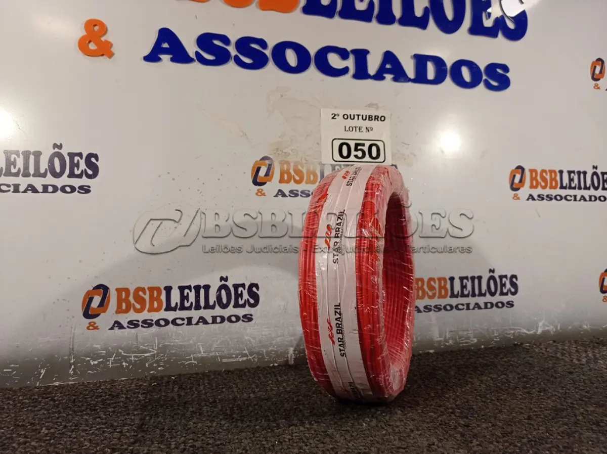 LOTE 050 - 01 ROLO DE CABO FLEXÍVEL 100M 2,5MM NA COR VERMELHA. (NO ESTADO) ATENÇÃO! FAZER A VISITAÇÃO ANTES DE ARREMATAR, NÃO SABEMOS SE FUNCIONA. LEILÃO NÃO TEM GARANTIA E NEM DEVOLUÇÃO, SUJEITO A POSSÍVEIS AVARIAS VISÍVEIS/OCULTAS E/OU AUSÊNCIA DE COMPONENTES.