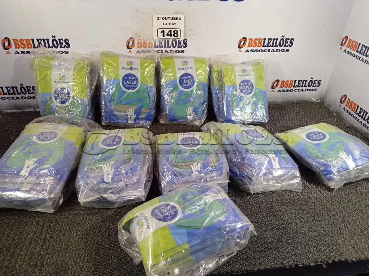LOTE 148 - 10 PACOTES DE LUVAS DE LÁTEX TAMANHO “P”. (NO ESTADO) ATENÇÃO! FAZER A VISITAÇÃO ANTES DE ARREMATAR, NÃO SABEMOS SE FUNCIONA. LEILÃO NÃO TEM GARANTIA E NEM DEVOLUÇÃO, SUJEITO A POSSÍVEIS AVARIAS VISÍVEIS/OCULTAS E/OU AUSÊNCIA DE COMPONENTES.