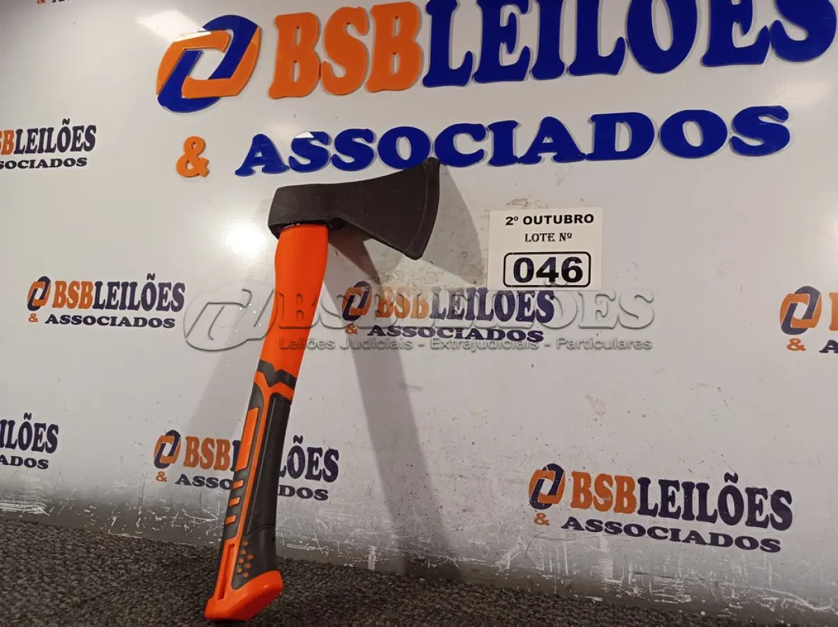 LOTE 046 - 01 MACHADINHA CAÇA E PESCA COM CABO EMBORRACHADO. (NO ESTADO) ATENÇÃO! FAZER A VISITAÇÃO ANTES DE ARREMATAR, NÃO SABEMOS SE FUNCIONA. LEILÃO NÃO TEM GARANTIA E NEM DEVOLUÇÃO, SUJEITO A POSSÍVEIS AVARIAS VISÍVEIS/OCULTAS E/OU AUSÊNCIA DE COMPONENTES.
