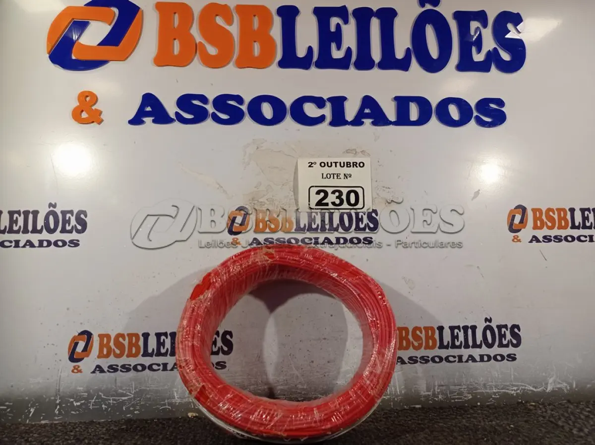 LOTE 230 - 01 ROLO DE CABO FLEXÍVEL 100M 2,5MM NA COR VERMELHA. (NO ESTADO) ATENÇÃO! FAZER A VISITAÇÃO ANTES DE ARREMATAR, NÃO SABEMOS SE FUNCIONA. LEILÃO NÃO TEM GARANTIA E NEM DEVOLUÇÃO, SUJEITO A POSSÍVEIS AVARIAS VISÍVEIS/OCULTAS E/OU AUSÊNCIA DE COMPONENTES.