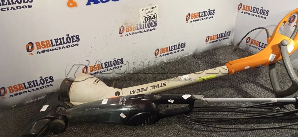 LOTE 084 - 01 CORTADOR DE GRAMA E 01 ASPIRADOR DE PÓ MARCAS E MODELOS DIVERSOS COM AVARIAS. (NO ESTADO) ATENÇÃO! FAZER A VISITAÇÃO ANTES DE ARREMATAR, NÃO SABEMOS SE FUNCIONA. LEILÃO NÃO TEM GARANTIA E NEM DEVOLUÇÃO, SUJEITO A POSSÍVEIS AVARIAS VISÍVEIS/OCULTAS E/OU AUSÊNCIA DE COMPONENTES.