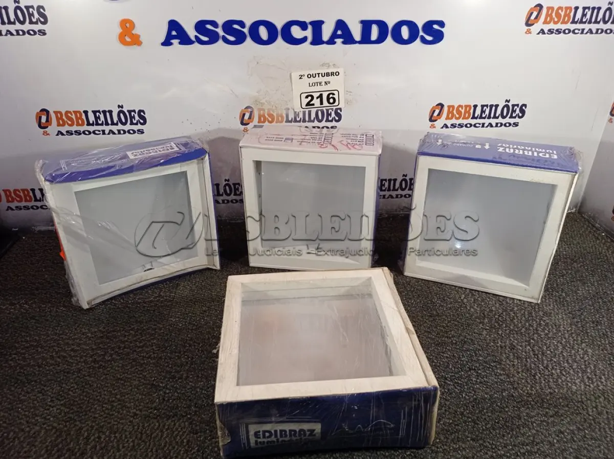 LOTE 216 - 04 LUMINÁRIAS DE EMBUTIR 8113 RETO EDIBRAZ. (NO ESTADO) ATENÇÃO! FAZER A VISITAÇÃO ANTES DE ARREMATAR, NÃO SABEMOS SE FUNCIONA. LEILÃO NÃO TEM GARANTIA E NEM DEVOLUÇÃO, SUJEITO A POSSÍVEIS AVARIAS VISÍVEIS/OCULTAS E/OU AUSÊNCIA DE COMPONENTES.