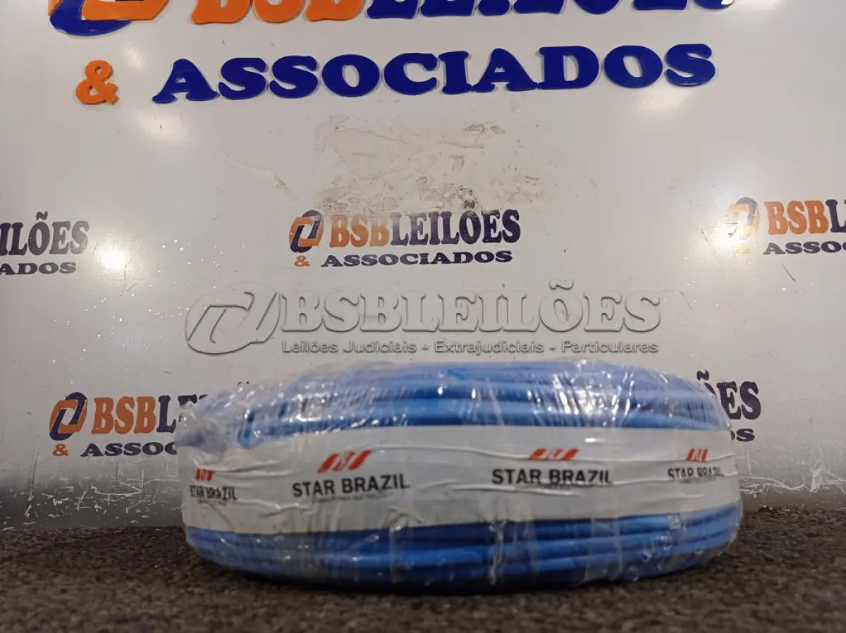 LOTE 130 - 01 ROLO DE CABO FLEXÍVEL 100M 10MM NA COR AZUL. (NO ESTADO) ATENÇÃO! FAZER A VISITAÇÃO ANTES DE ARREMATAR, NÃO SABEMOS SE FUNCIONA. LEILÃO NÃO TEM GARANTIA E NEM DEVOLUÇÃO, SUJEITO A POSSÍVEIS AVARIAS VISÍVEIS/OCULTAS E/OU AUSÊNCIA DE COMPONENTES.