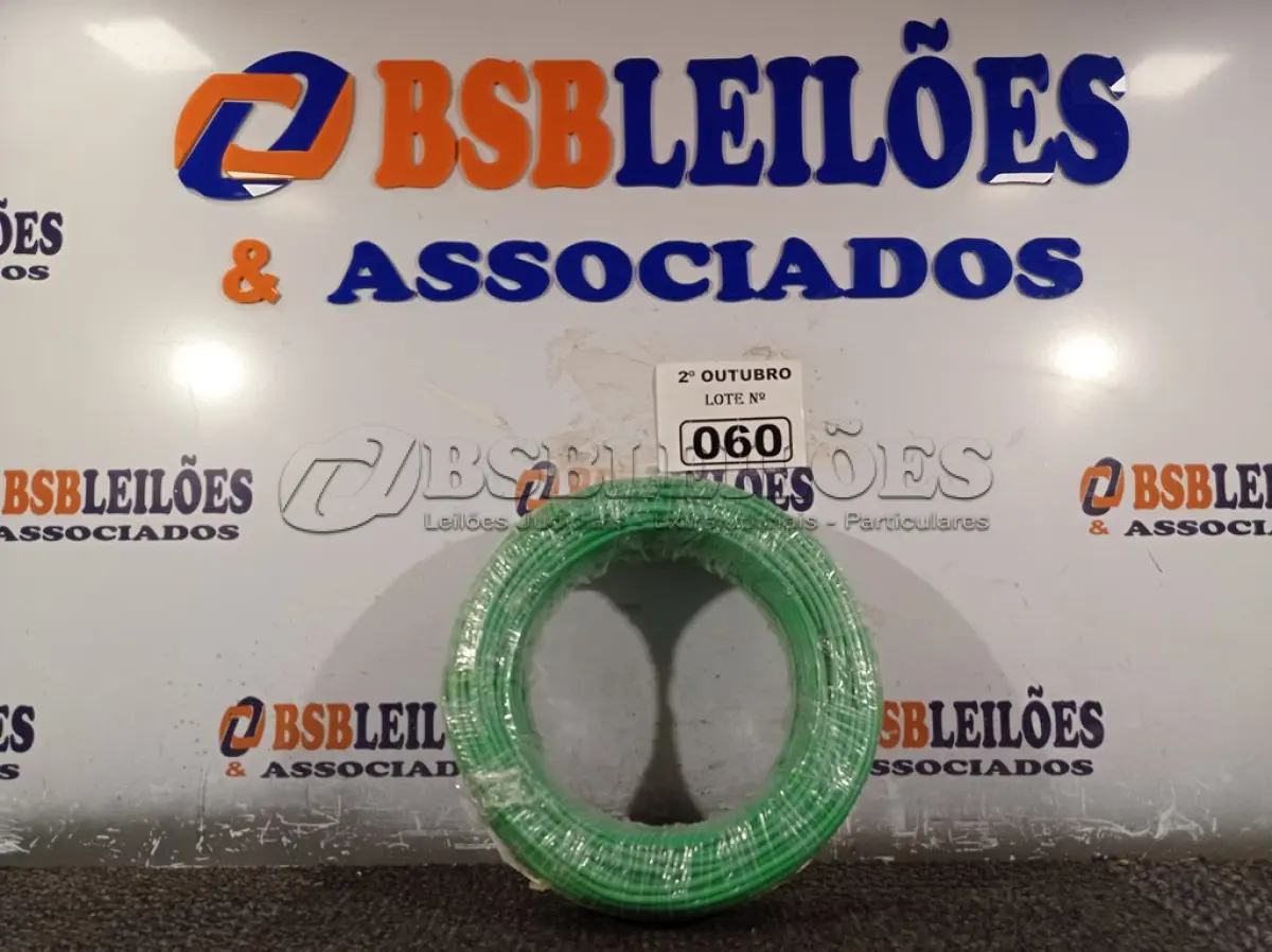 LOTE 060 - 01 ROLO DE CABO FLEXÍVEL 100M 4MM NA COR VERDE. (NO ESTADO) ATENÇÃO! FAZER A VISITAÇÃO ANTES DE ARREMATAR, NÃO SABEMOS SE FUNCIONA. LEILÃO NÃO TEM GARANTIA E NEM DEVOLUÇÃO, SUJEITO A POSSÍVEIS AVARIAS VISÍVEIS/OCULTAS E/OU AUSÊNCIA DE COMPONENTES.