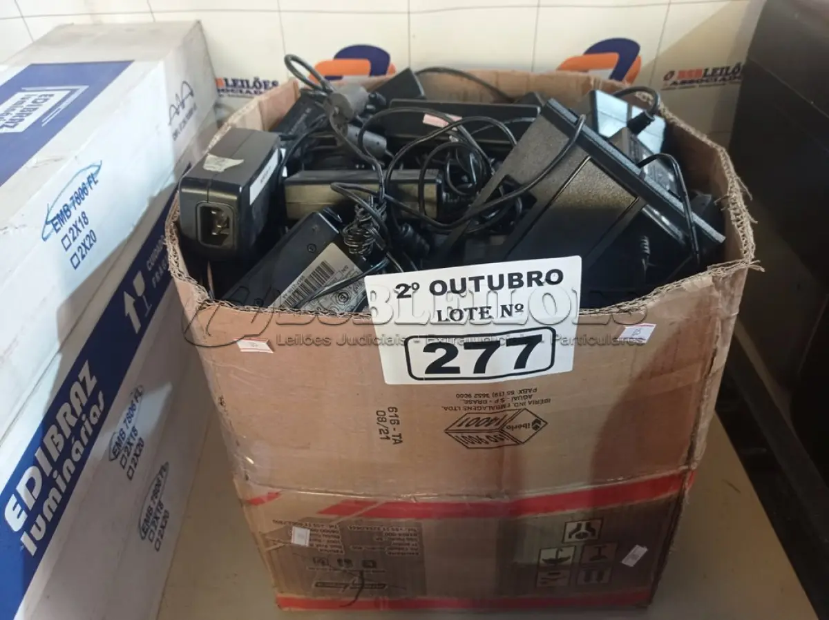 LOTE 277 - 01 LOTE COM VÁRIAS FONTES MARCAS E MODELOS DIVERSOS. (NO ESTADO) ATENÇÃO! FAZER A VISITAÇÃO ANTES DE ARREMATAR, NÃO SABEMOS SE FUNCIONA. LEILÃO NÃO TEM GARANTIA E NEM DEVOLUÇÃO, SUJEITO A POSSÍVEIS AVARIAS VISÍVEIS/OCULTAS E/OU AUSÊNCIA DE COMPONENTES.