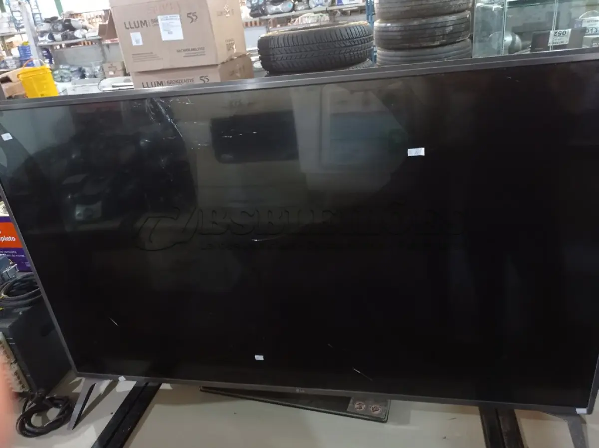 LOTE 248 - 02 TV’S MARCAS E MODELOS DIVERSOS PARA RETIRADA DE PEÇAS. (NO ESTADO) ATENÇÃO! FAZER A VISITAÇÃO ANTES DE ARREMATAR, NÃO SABEMOS SE FUNCIONA. LEILÃO NÃO TEM GARANTIA E NEM DEVOLUÇÃO, SUJEITO A POSSÍVEIS AVARIAS VISÍVEIS/OCULTAS E/OU AUSÊNCIA DE COMPONENTES.