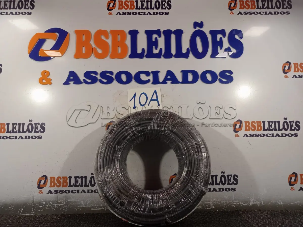 LOTE 010 - 01 ROLO DE CABO FLEXÍVEL 100M 10MM NA COR PRETA.(NO ESTADO) ATENÇÃO! FAZER A VISITAÇÃO ANTES DE ARREMATAR, NÃO SABEMOS SE FUNCIONA. LEILÃO NÃO TEM GARANTIA E NEM DEVOLUÇÃO, SUJEITO A POSSÍVEIS AVARIAS VISÍVEIS/OCULTAS E/OU AUSÊNCIA DE COMPONENTES.