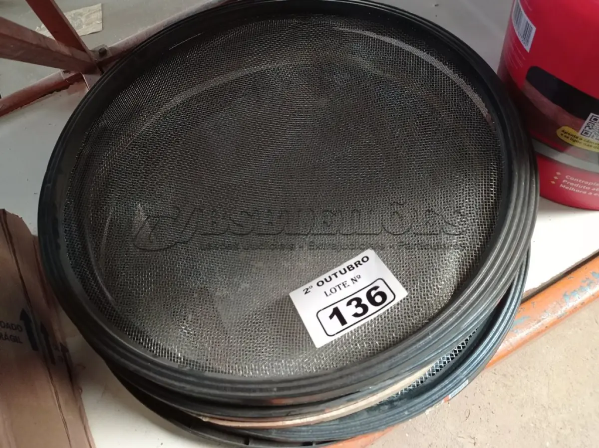 LOTE 136 - 06 PENEIRAS MARCAS E MODELOS DIVERSOS. (NO ESTADO) ATENÇÃO! FAZER A VISITAÇÃO ANTES DE ARREMATAR, NÃO SABEMOS SE FUNCIONA. LEILÃO NÃO TEM GARANTIA E NEM DEVOLUÇÃO, SUJEITO A POSSÍVEIS AVARIAS VISÍVEIS/OCULTAS E/OU AUSÊNCIA DE COMPONENTES.