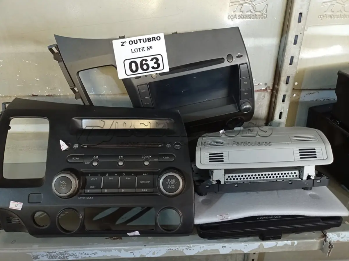 LOTE 063 - 01 LOTE COM PEÇAS DE AUTOMÓVEL MARCAS E MODELOS DIVERSOS. (NO ESTADO) ATENÇÃO! FAZER A VISITAÇÃO ANTES DE ARREMATAR, NÃO SABEMOS SE FUNCIONA. LEILÃO NÃO TEM GARANTIA E NEM DEVOLUÇÃO, SUJEITO A POSSÍVEIS AVARIAS VISÍVEIS/OCULTAS E/OU AUSÊNCIA DE COMPONENTES.